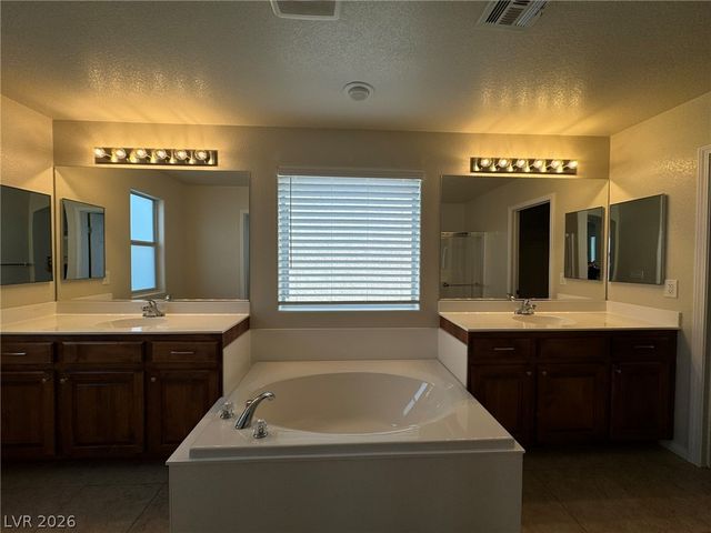 9048 Winchester Ridge Street, Las Vegas, NV 89139