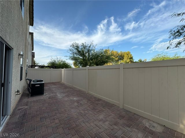 9048 Winchester Ridge Street, Las Vegas, NV 89139