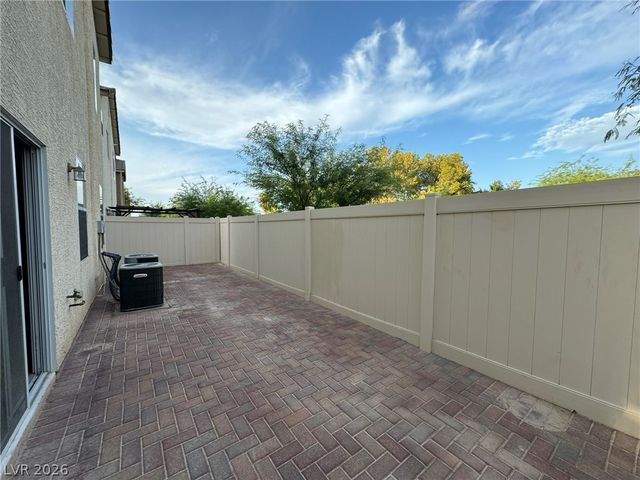 9048 Winchester Ridge Street, Las Vegas, NV 89139