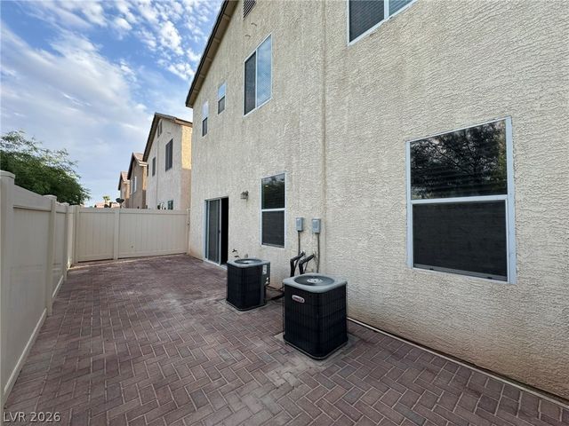 9048 Winchester Ridge Street, Las Vegas, NV 89139