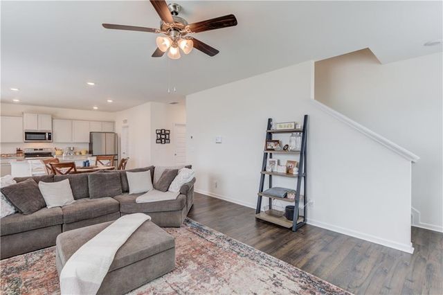 394 Murray Lane, Hoschton, GA 30548