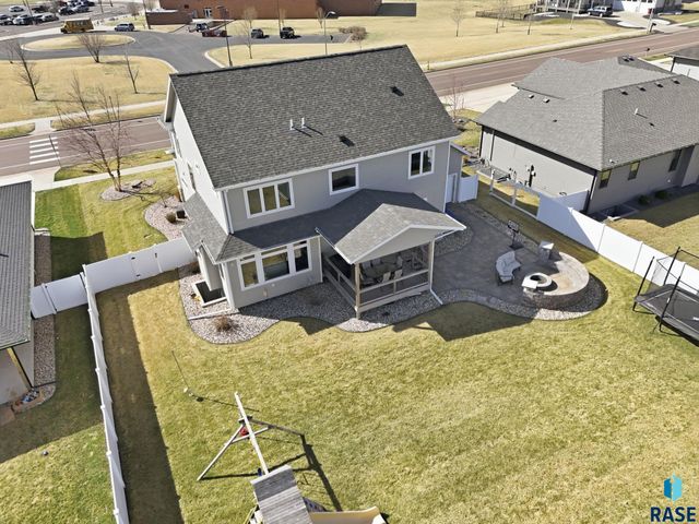 2504 W 95th St Street, Sioux Falls, SD 57108