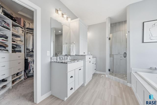 2504 W 95th St Street, Sioux Falls, SD 57108