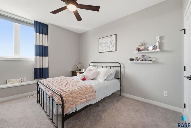 2504 W 95th St Street, Sioux Falls, SD 57108