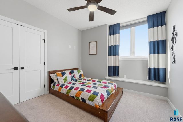 2504 W 95th St Street, Sioux Falls, SD 57108