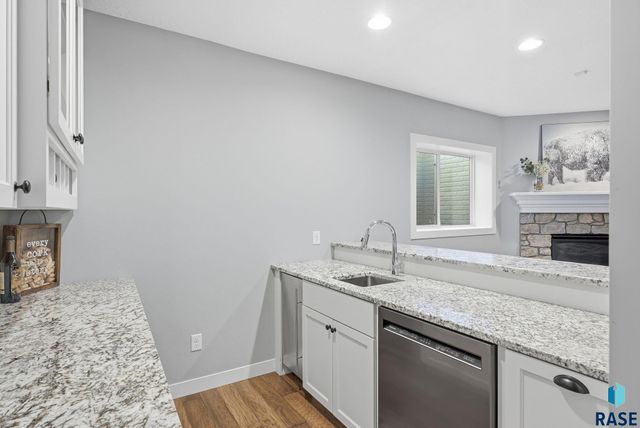 2504 W 95th St Street, Sioux Falls, SD 57108