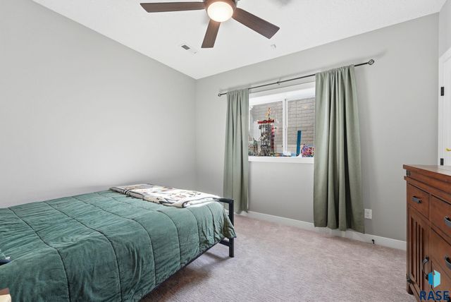 2504 W 95th St Street, Sioux Falls, SD 57108