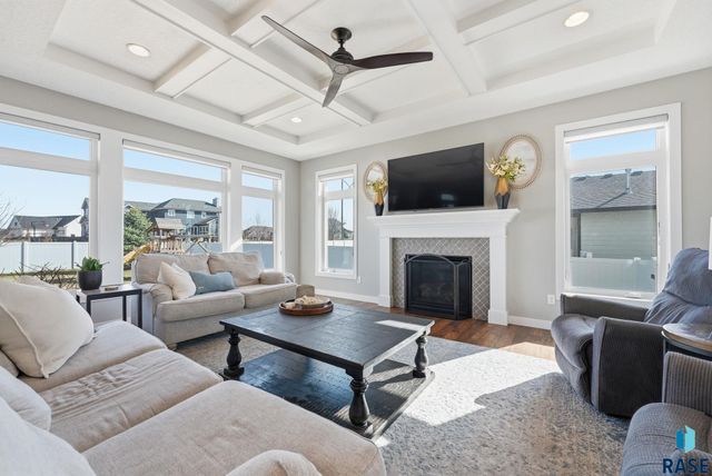 2504 W 95th St Street, Sioux Falls, SD 57108