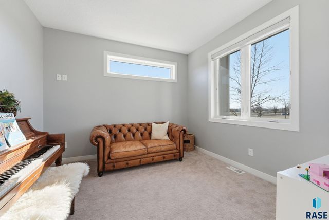 2504 W 95th St Street, Sioux Falls, SD 57108