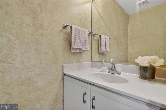 266 FOX RUN, Exton, PA 19341