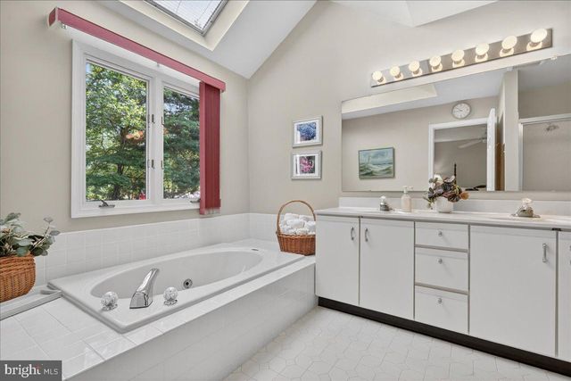 266 FOX RUN, Exton, PA 19341