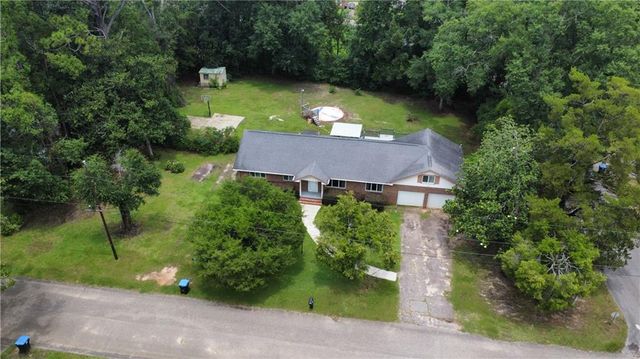 302 Valley Road, Chickasaw, AL 36611