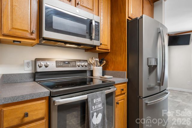 3534 47th Avenue Place NE, Hickory, NC 28601