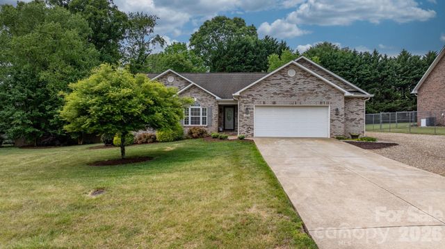3534 47th Avenue Place NE, Hickory, NC 28601