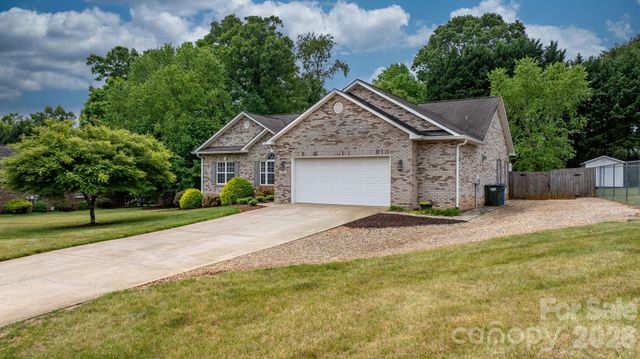 3534 47th Avenue Place NE, Hickory, NC 28601