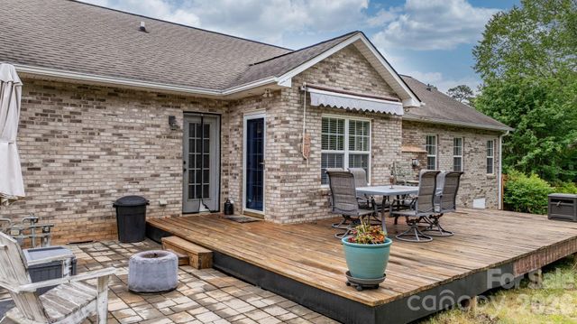3534 47th Avenue Place NE, Hickory, NC 28601