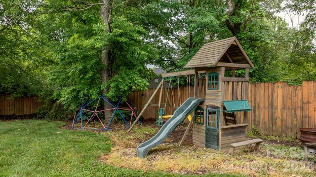 3534 47th Avenue Place NE, Hickory, NC 28601