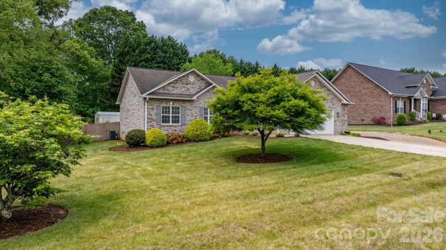 3534 47th Avenue Place NE, Hickory, NC 28601