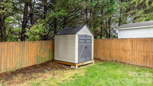 3534 47th Avenue Place NE, Hickory, NC 28601