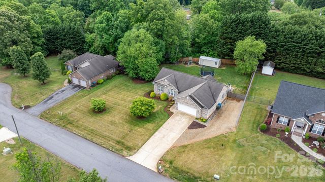 3534 47th Avenue Place NE, Hickory, NC 28601