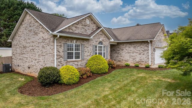 3534 47th Avenue Place NE, Hickory, NC 28601