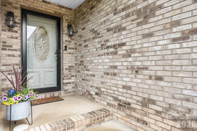 3534 47th Avenue Place NE, Hickory, NC 28601