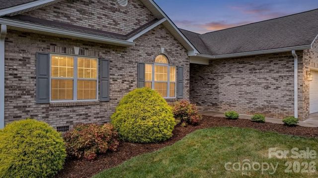 3534 47th Avenue Place NE, Hickory, NC 28601