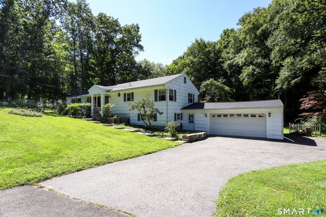 17 Riverford Road, Brookfield, CT 06804