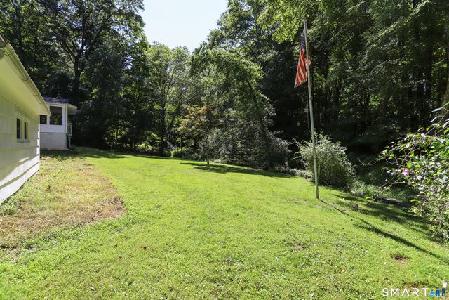 17 Riverford Road, Brookfield, CT 06804