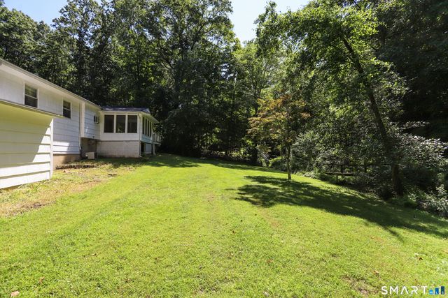 17 Riverford Road, Brookfield, CT 06804