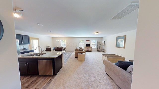 62 Genoa Circle, Commercial Point, OH 43116