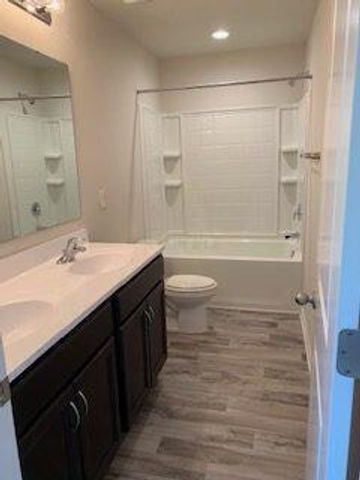 62 Genoa Circle, Commercial Point, OH 43116