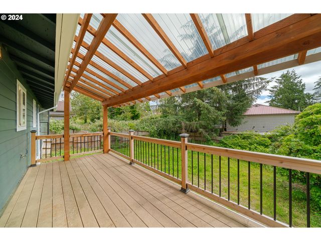 36055 10TH St, Nehalem, OR 97131