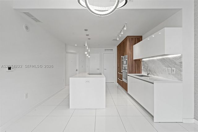 851 NE 1st Ave 1506, Miami, FL 33132