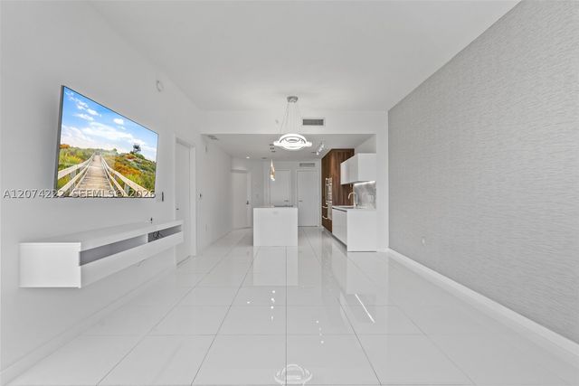 851 NE 1st Ave 1506, Miami, FL 33132