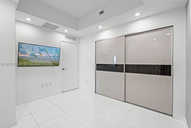851 NE 1st Ave 1506, Miami, FL 33132