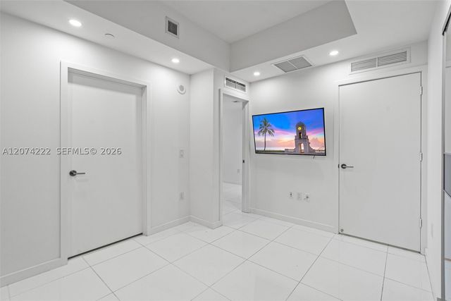 851 NE 1st Ave 1506, Miami, FL 33132