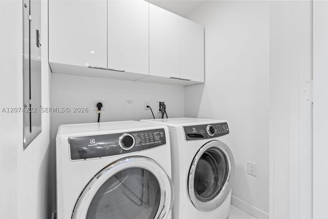 851 NE 1st Ave 1506, Miami, FL 33132
