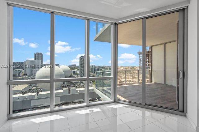 851 NE 1st Ave 1506, Miami, FL 33132