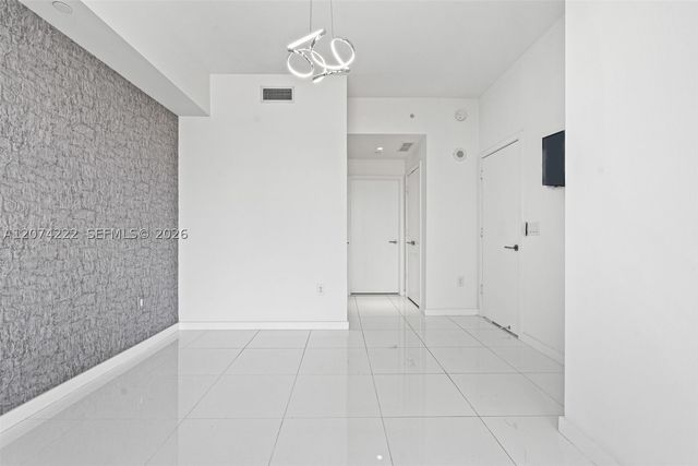 851 NE 1st Ave 1506, Miami, FL 33132