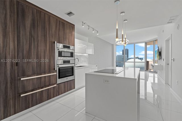 851 NE 1st Ave 1506, Miami, FL 33132