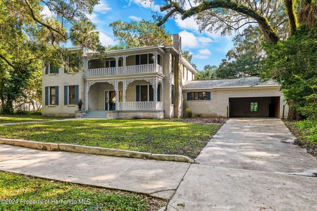 321 Brooksville Avenue, Brooksville, FL 34601