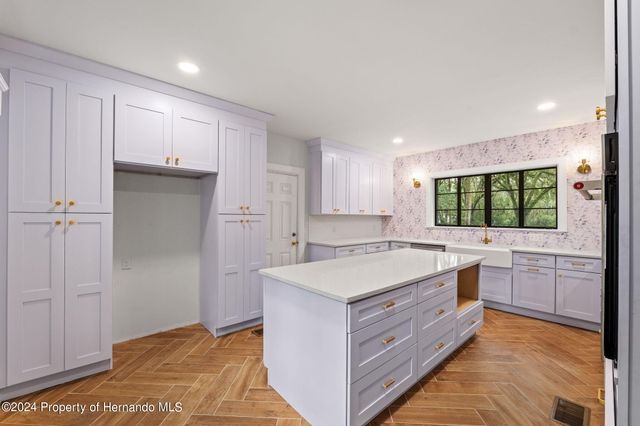 321 Brooksville Avenue, Brooksville, FL 34601