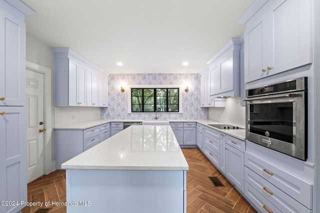 321 Brooksville Avenue, Brooksville, FL 34601