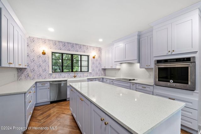 321 Brooksville Avenue, Brooksville, FL 34601