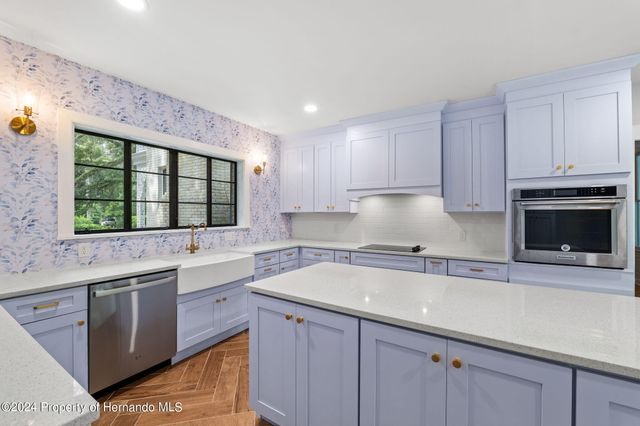 321 Brooksville Avenue, Brooksville, FL 34601