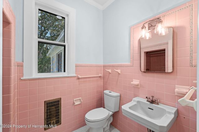 321 Brooksville Avenue, Brooksville, FL 34601