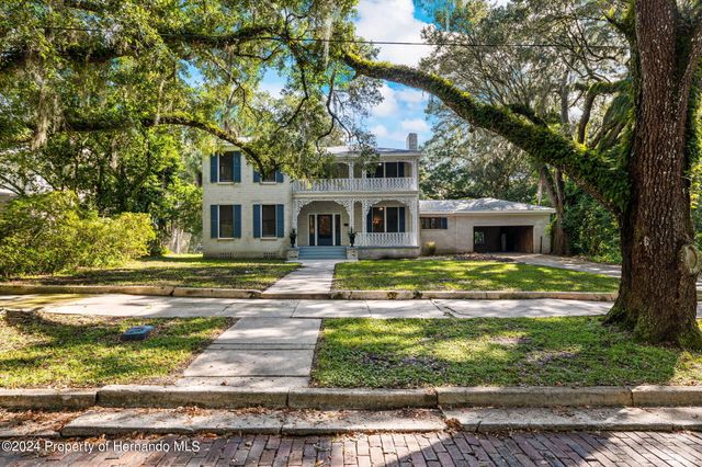 321 Brooksville Avenue, Brooksville, FL 34601