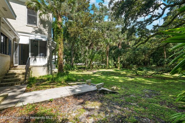 321 Brooksville Avenue, Brooksville, FL 34601