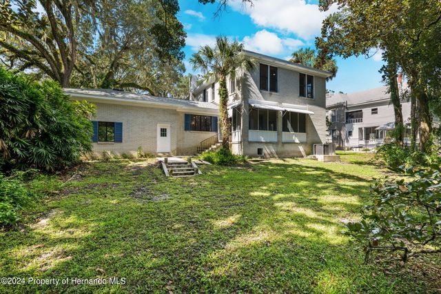 321 Brooksville Avenue, Brooksville, FL 34601
